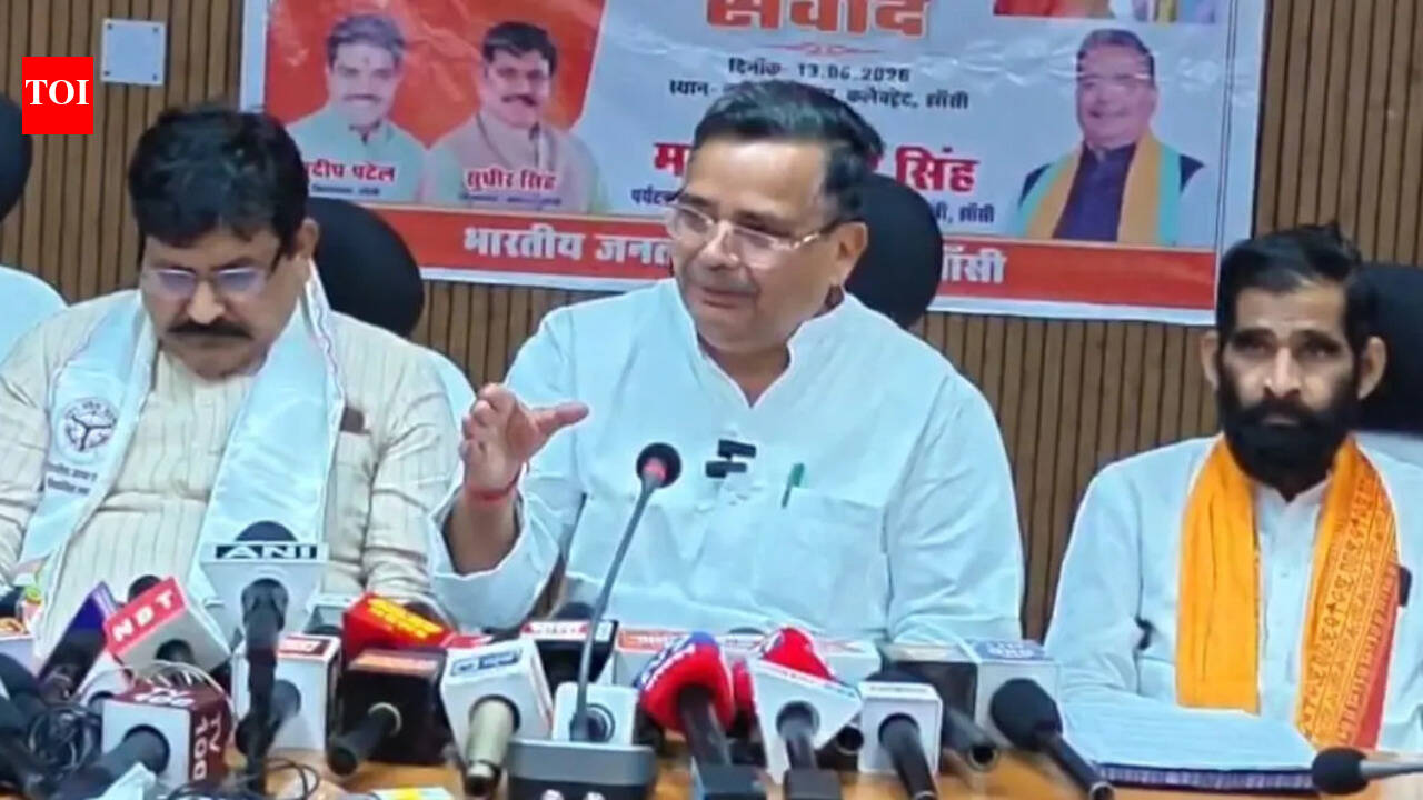 32 Bundelkhand forts to be redeveloped, up to 30% tourism subsidy; Jaiveer Singh unveils Jhansi plans