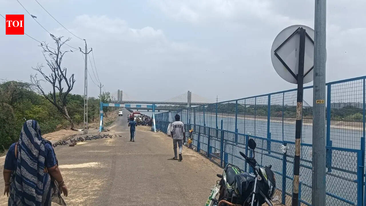 Ahmedabad: Engaged teens jump into Narmada canal; youth’s body found, search on for girl