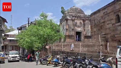 ASI fears tension over gathering to demand protection of idols in  700-year-old mosque | - The Times of India