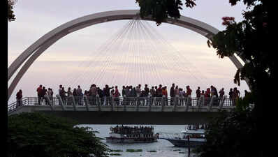 HC order fails to fix Marine Drive