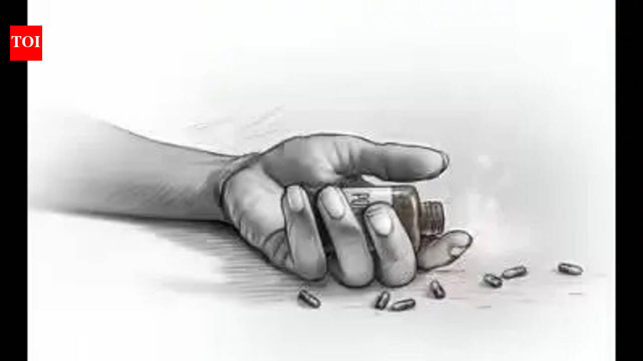 Mom feeds kids poison, dies; 2 minors dead, 2 critical