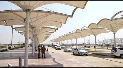 How to reach Noida airport? Police chip in with route advice