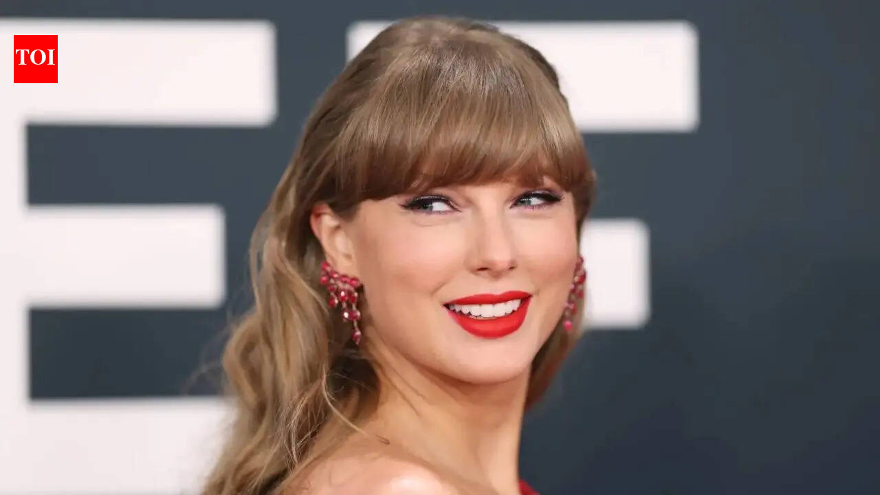 Taylor Swift stole the show at Patrick Mahomes' $504M contract signing and it was a toddler who noticed her first