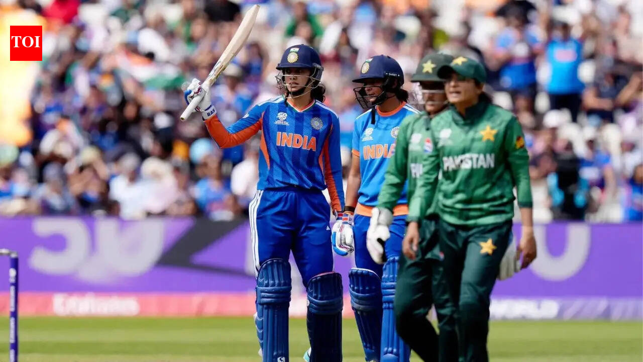 IND vs PAK, T20 WC LIVE: Pakistan begin big chase after Richa, Mandhana power India to 170
