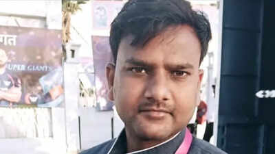Pump operator dies of electrocution in Lucknow; family and workers protest for compensation and accountability