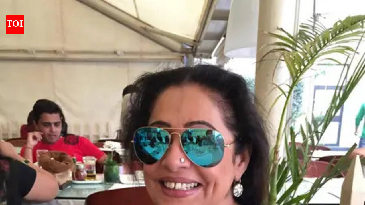 Sikandar Kher says 'I love you the most' in a special birthday wish for mom Kirron Kher