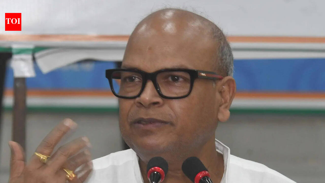 Youth, farmers let down by Modi govt: Congress