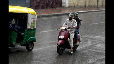 Evening rain slows traffic, more rain forecast this week