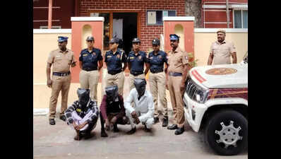 Singappen team arrrests four in Sivakasi and Dindigul