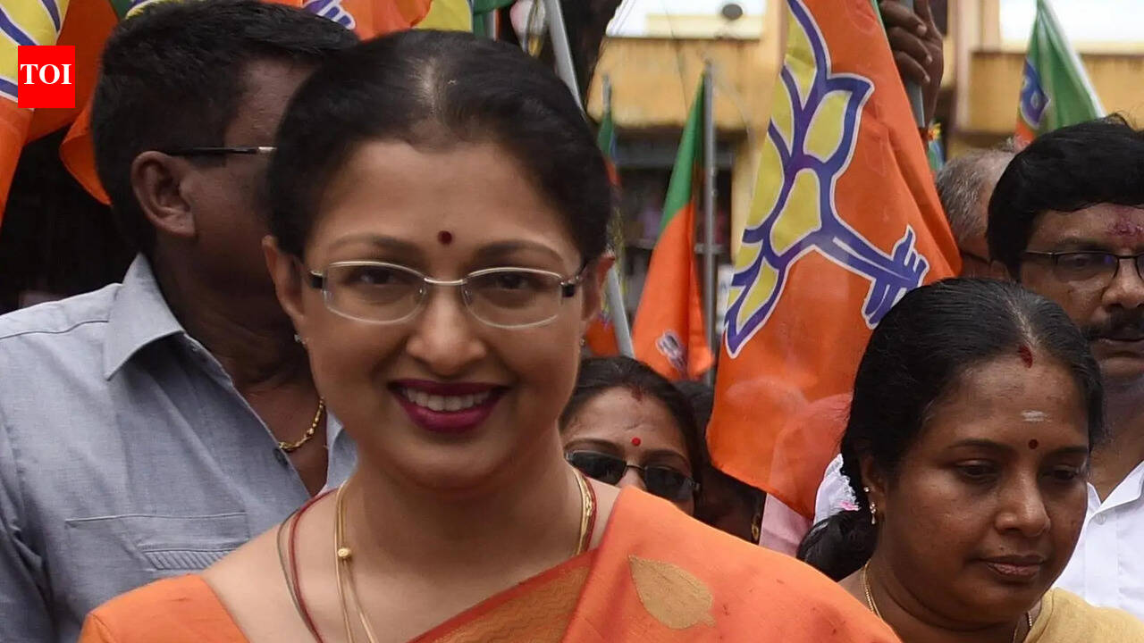 Gautami quits AIADMK