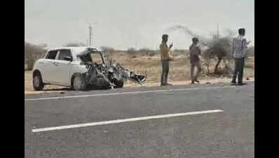 Car carrying devotees rams into tractor-trolley, 1 killed