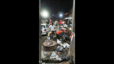 Civic body begins unclogging flood-prone drain chokepoints