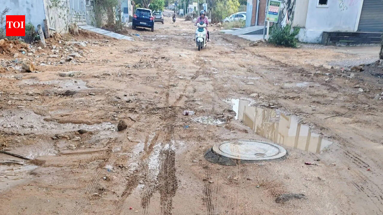 Water woes, dark streets &amp; broken roads haunt Snehitha Hills