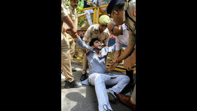 ​NSUI ​members detained during protest against exam paper leaks
