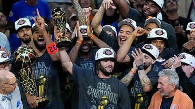 Knicks win in chaos: NYPD rescues Spurs fan fighting hundreds in New York’s celebration