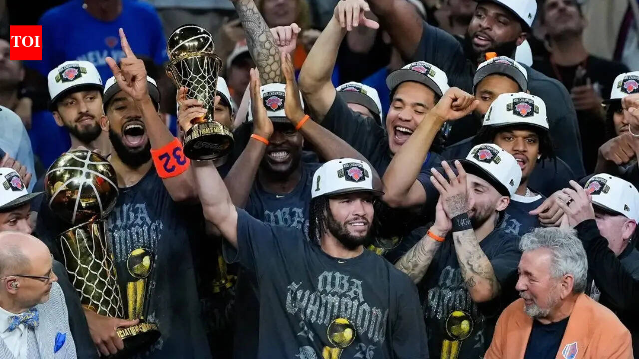 Knicks win in chaos: NYPD rescues Spurs fan fighting hundreds in New York’s celebration