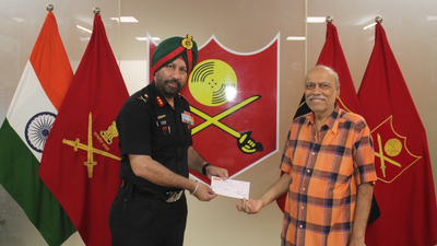 Retired banker who planned to travel the world with his wife donates Rs 25 lakh to Indian Army after her death​​