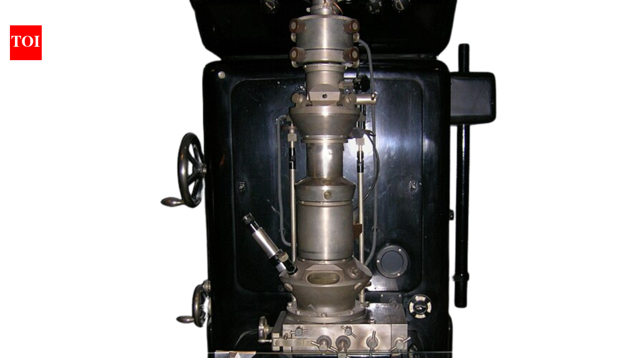 In 1931, electromagnetic lenses helped scientists see a world ordinary microscopes could not reach