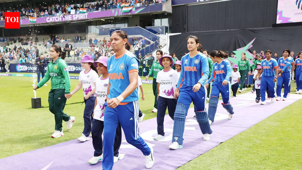 'If things want to move ... ': Pakistan coach breaks silence on handshake snub