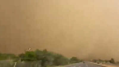Massive dust storm hits Rajasthan's Churu; traffic disrupted as visibility drops to near zero