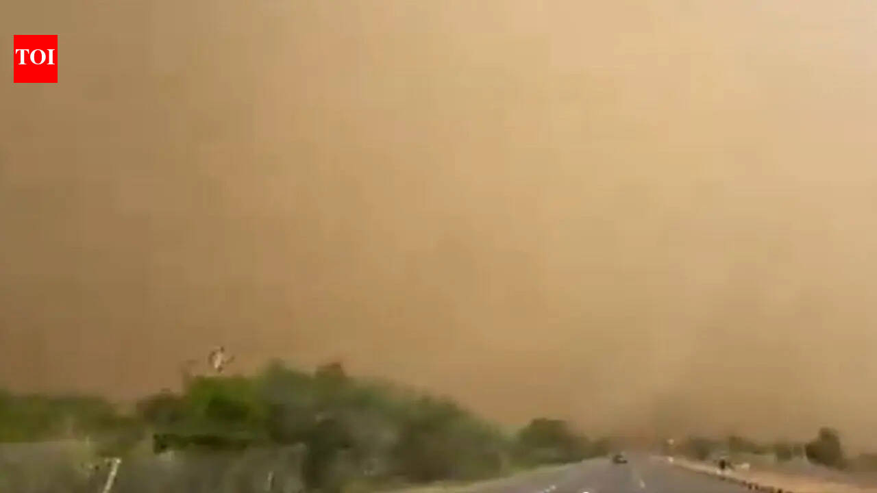 Massive dust storm hits Rajasthan's Churu; traffic disrupted as visibility drops to near zero