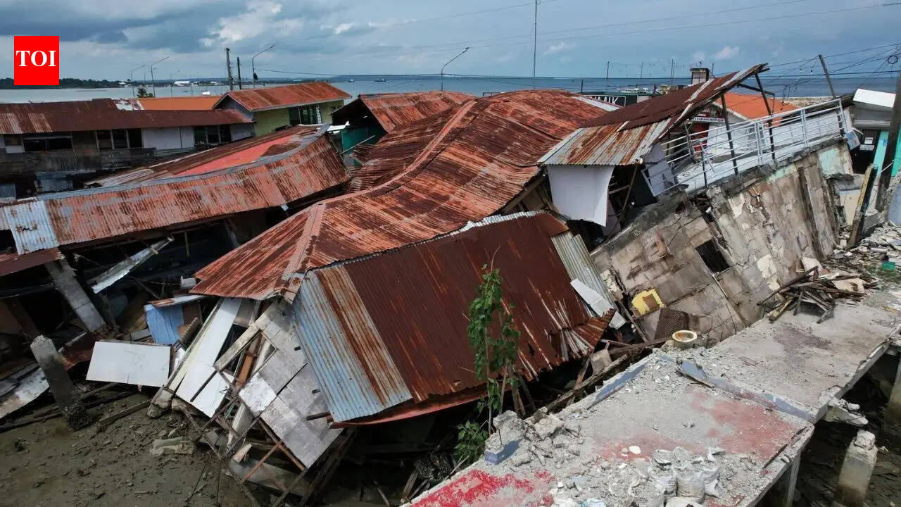 6.2-magnitude earthquake jolts southern Philippines a week after deadly quake killed 65