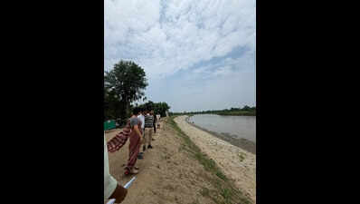 Golaghat DC inspects embankments, orders 24-hour watch