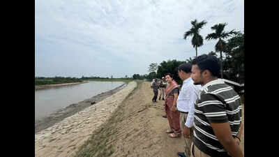 Golaghat DC inspects embankments, orders 24-hour watch