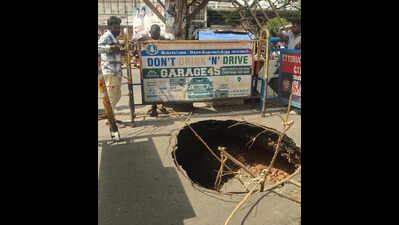 Chennai Trunk Road caves in near Anna statue after pipe burst