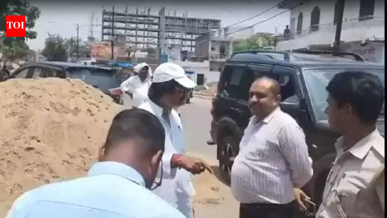 Circle officer, ex-MLA face of over alleged encroachment of Khas Mahal land in Hazaribag