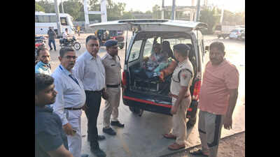 Woman delivers baby on Mumbai-bound train
