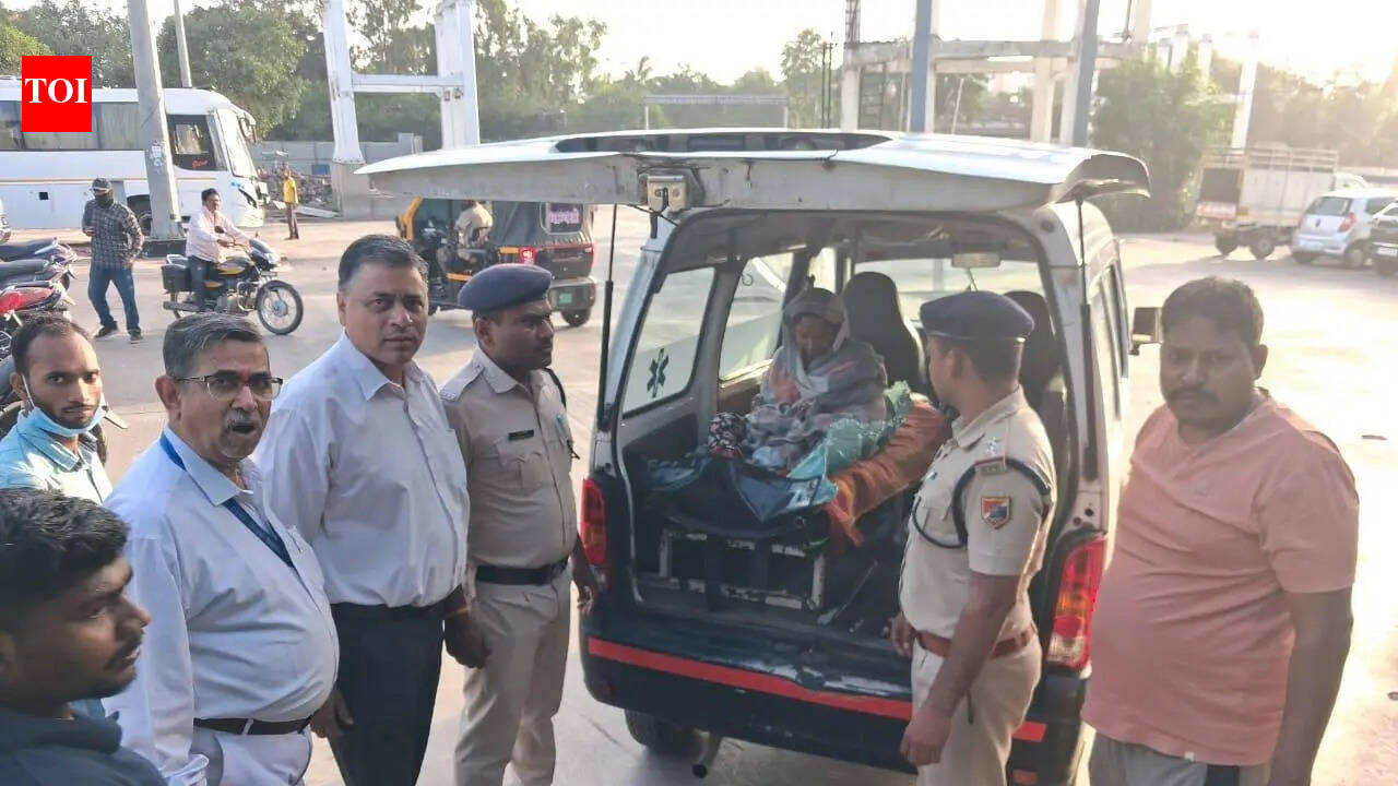 Woman delivers baby on Mumbai-bound train