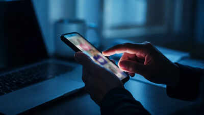 Mumbai man loses Rs 70,000 after clicking on obscene link on Facebook