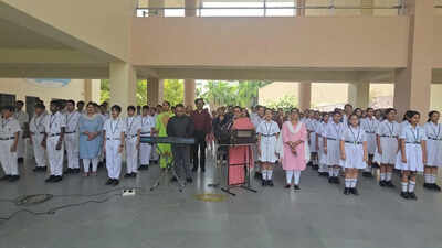 Private schools reopen after vacation to ‘Vande Mataram’ strain