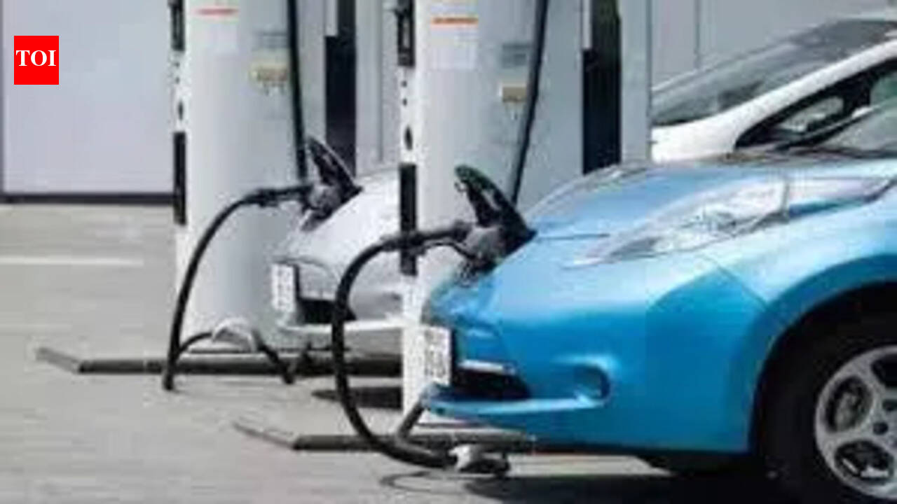 Centre clears 498 new EV charging points for TN