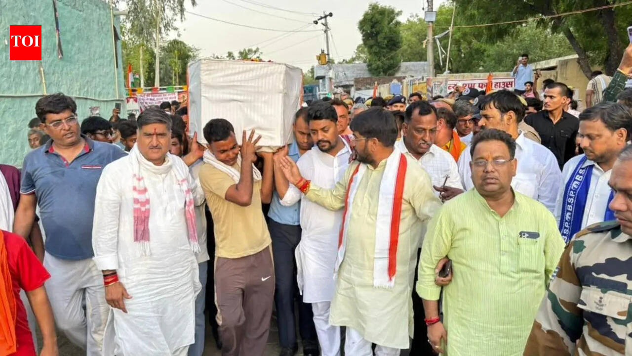 IAF sergeant killed in An-32 crash cremated in Aligarh