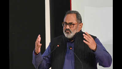 Centre issues notice to Kerala waqf board on Munambam