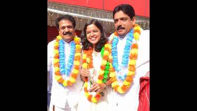  Independent front accepts Congress proposals