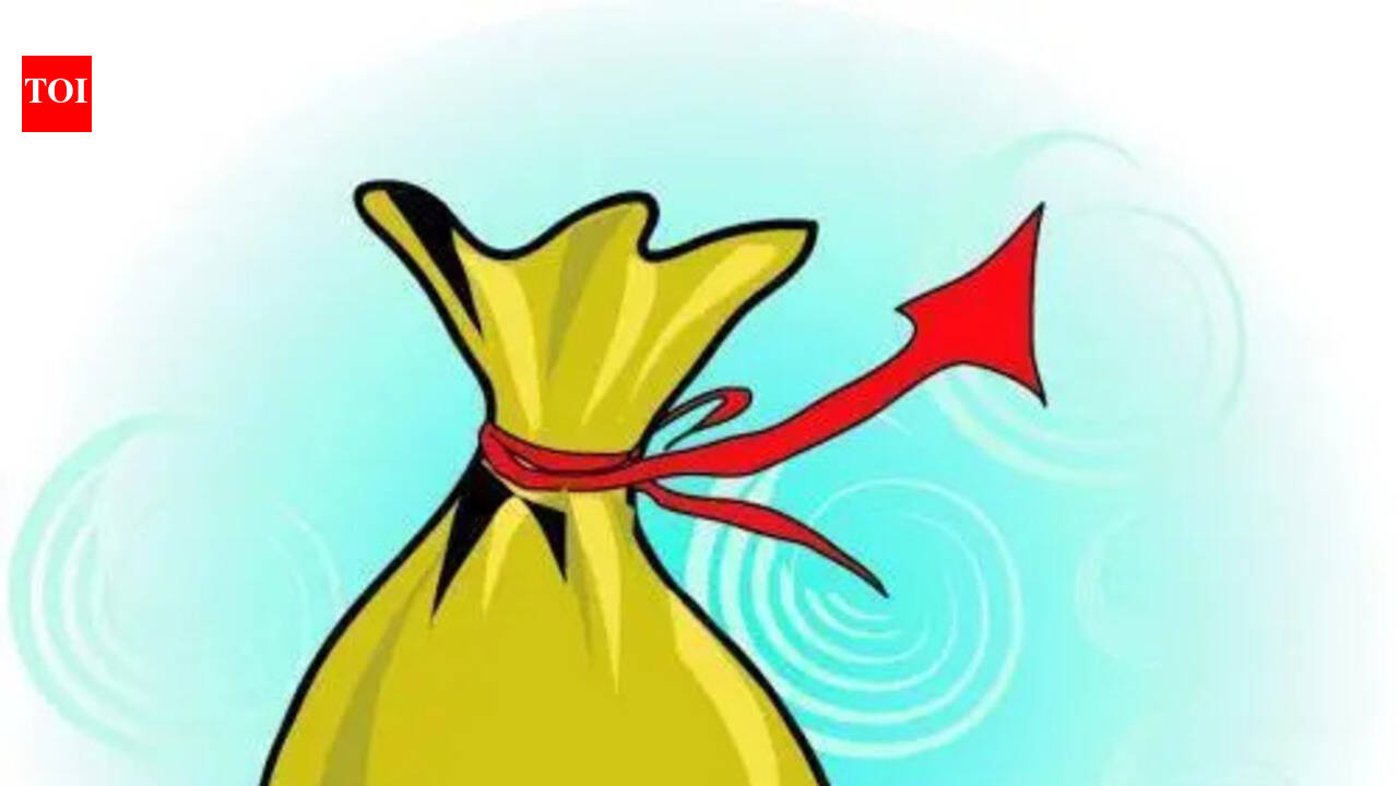 Case registered against trio for duping two of Rs 22 lakh in share trading fraud