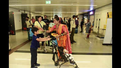 Flyers seek congestion-free roads & better public transport access at Lohegaon airport as AAI celebrates 'Yatri Suvidha Diwas'