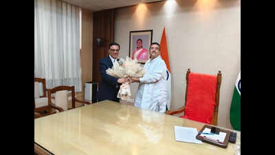 USEL chief Prasoon meets CM, keen to invest in logistics park