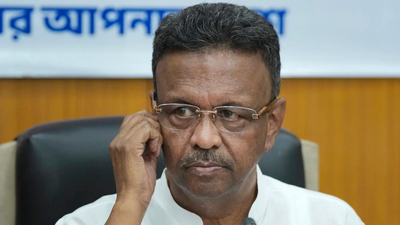 '100% with development': Mamata aide Firhad Hakim praises Suvendu Adhikari amid TMC rebellion