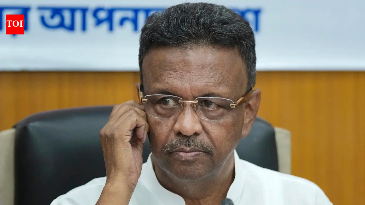 '100% with development': Mamata aide praises Suvendu amid TMC rebellion