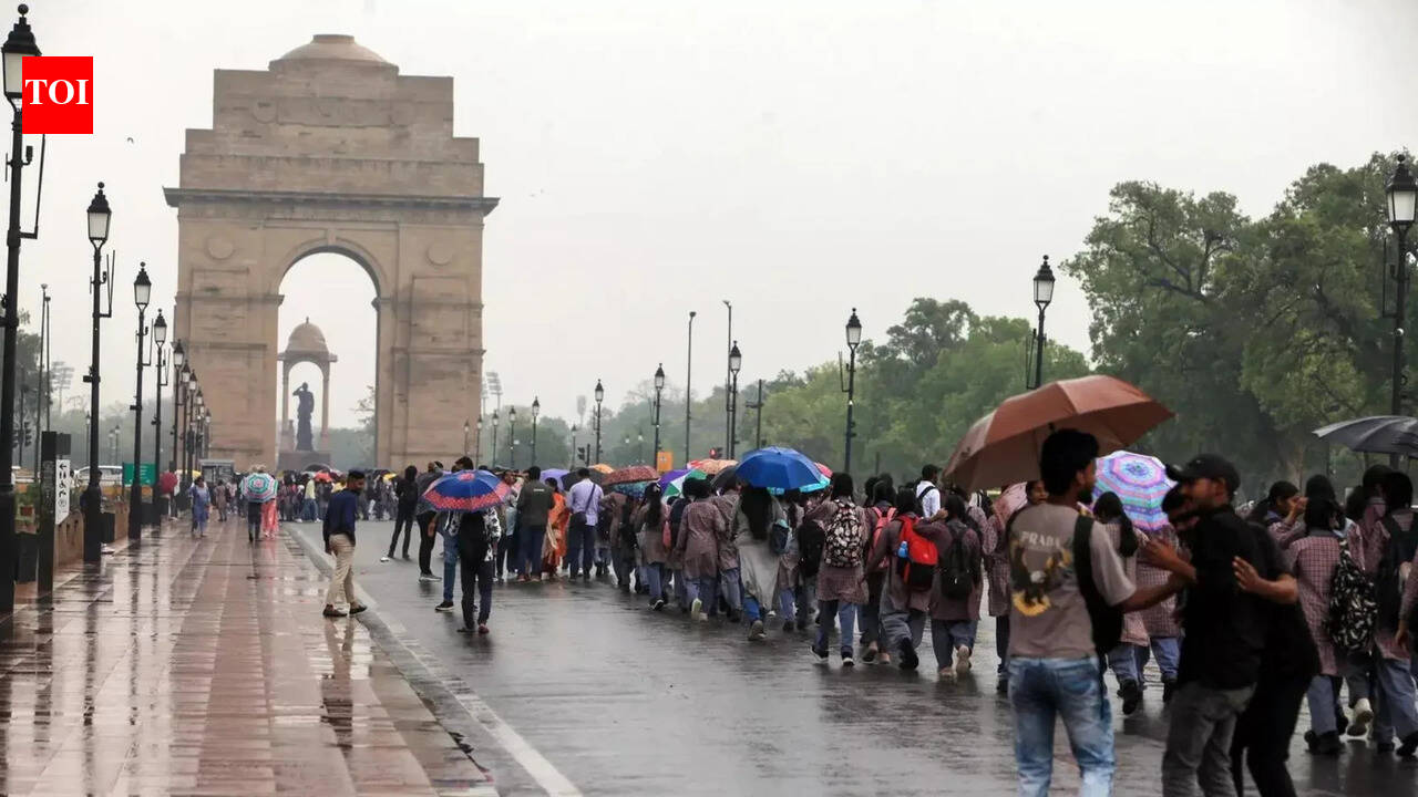 Rain lashes parts of Delhi-NCR, more thunderstorms likely