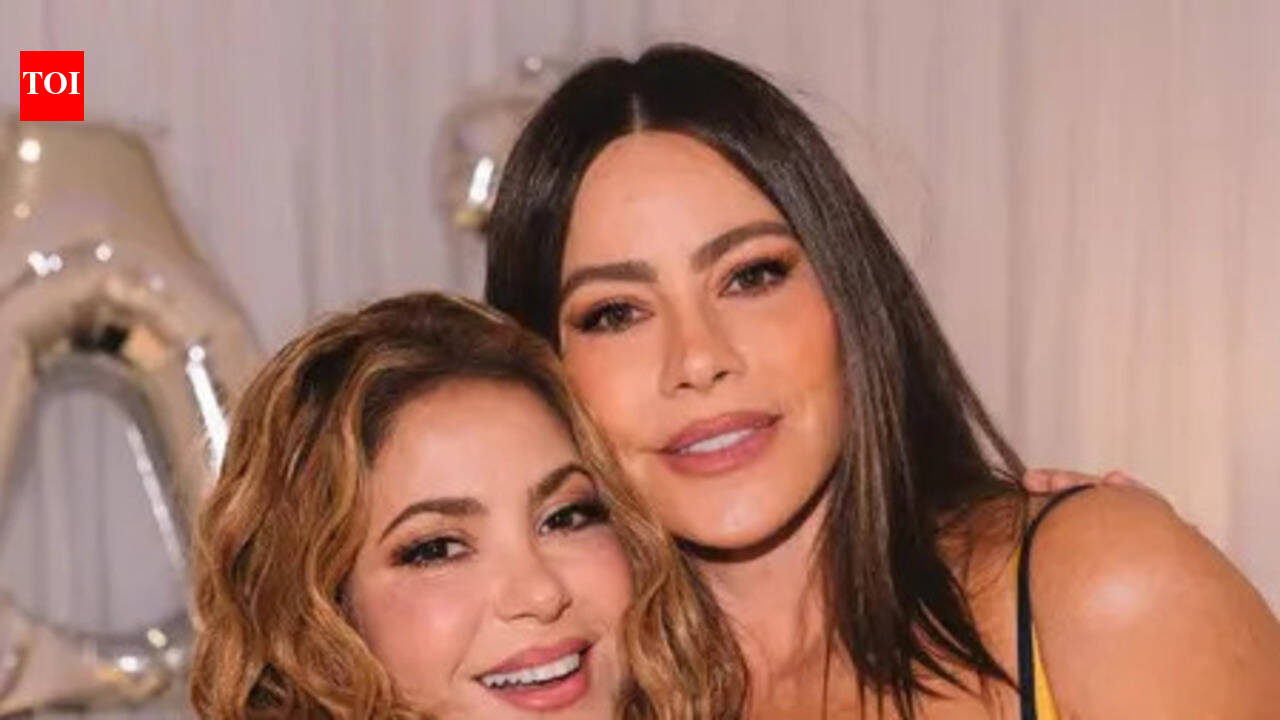 Sofia Vergara dances to 'Hips Don't Lie' as Shakira celebrates her landmark 100th show