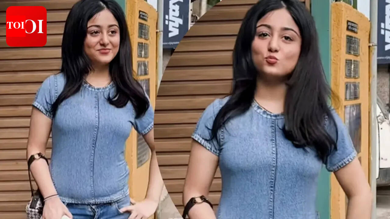 Ranbir Kapoor’s niece Samara Sahni steals the spotlight; woos paparazzi with pout-perfect pose and cute antics - WATCH