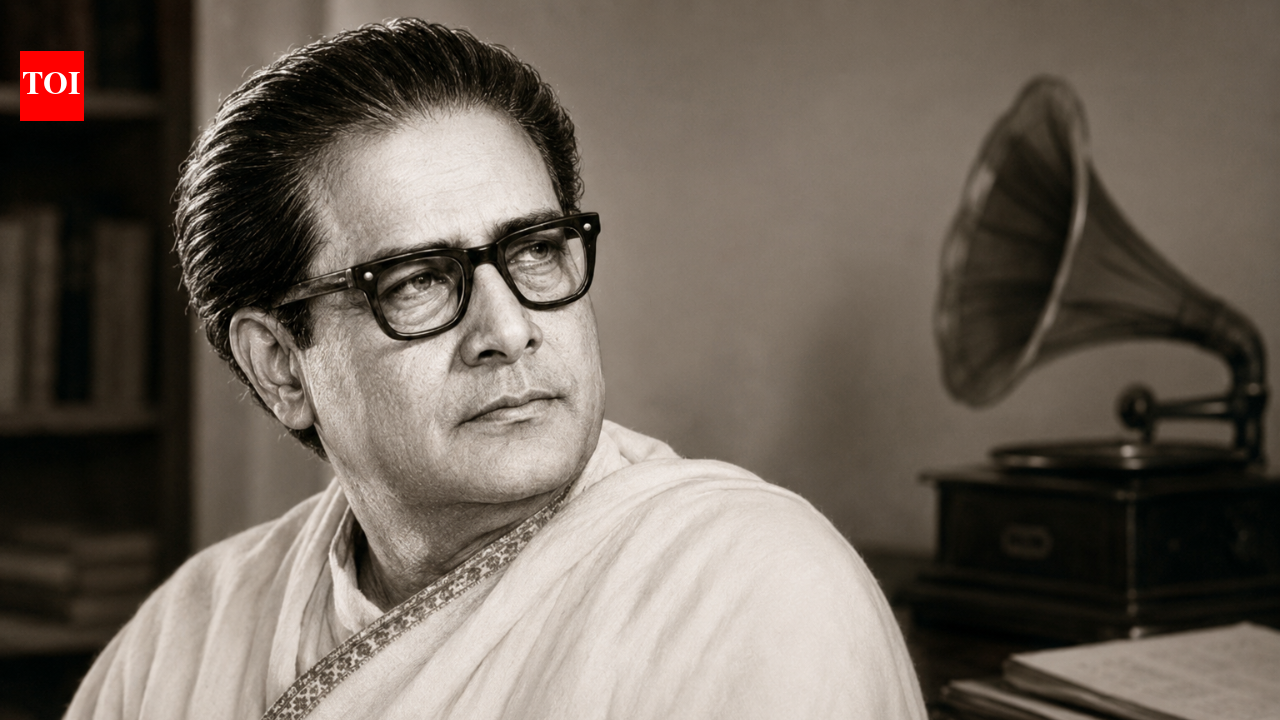 Tum Pukar Lo: Hemant Kumar — the voice that turned silence into song
