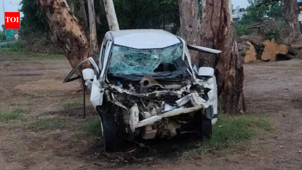 3 killed, 3 injured after car crashes into tractor-trolley and dragged for 3km in UP