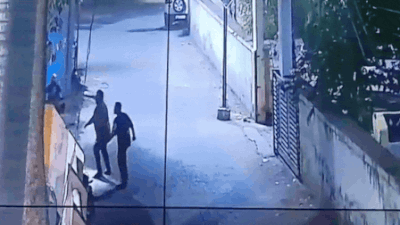  CCTV captures fatal stabbing outside police station after man tries to save friend