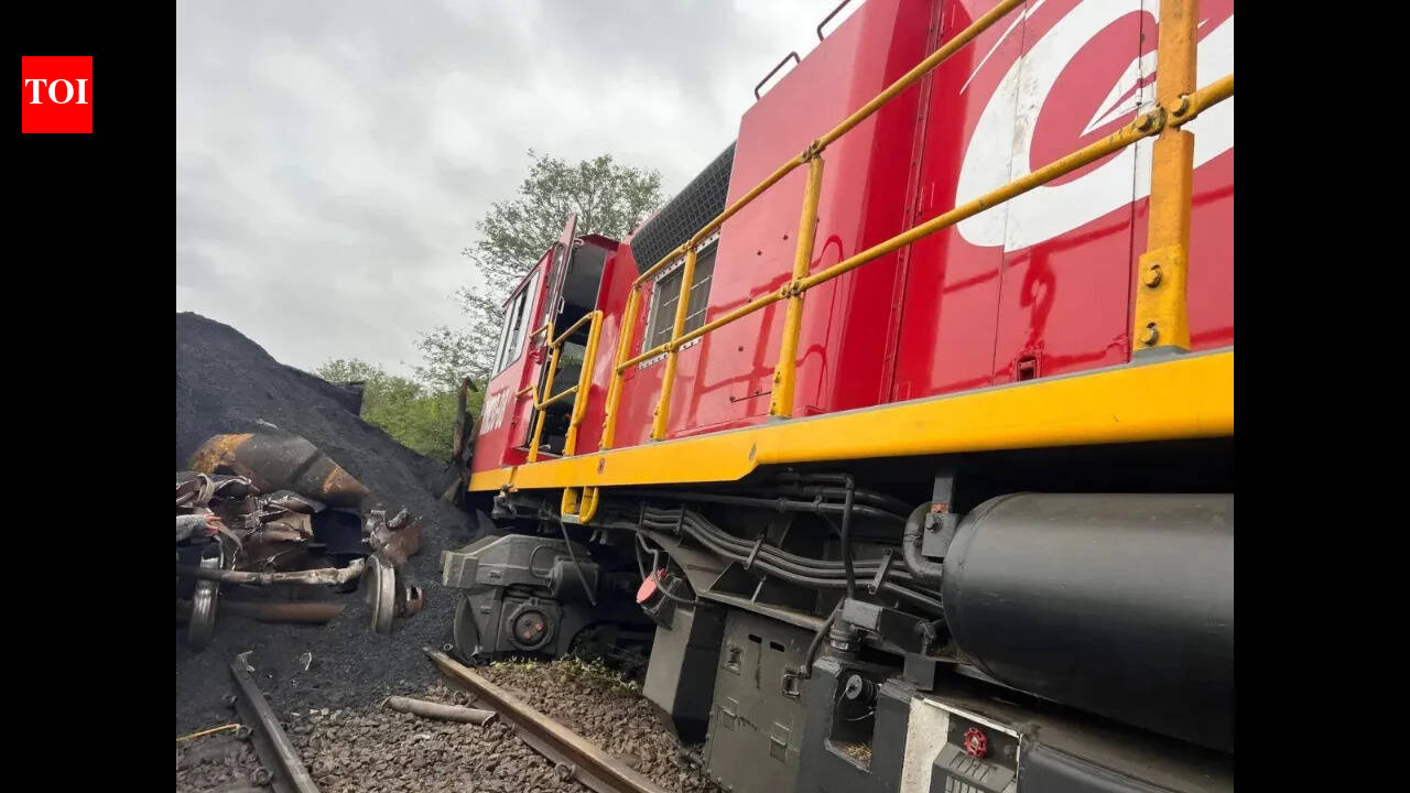 Authorities say at least 9 dead, 25 hurt after a train and bus collide in Zimbabwe